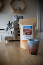 Charger l'image dans la galerie, Tasse à café en béton artisanale unique (300ml/10oz)