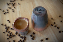 Charger l'image dans la galerie, Tasse à espresso en béton artisanale unique (100ml/3oz)