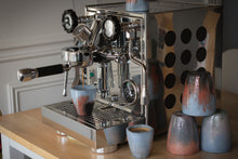 Charger l'image dans la galerie, Tasse à espresso en béton artisanale unique (100ml/3oz)